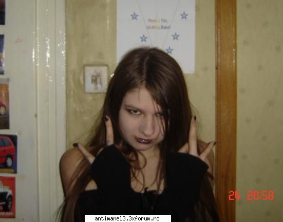 Let's Meet & Share Pictures With Us - uhhh helloo.... Mihaela ma numesc ...am 17 ani - About Us